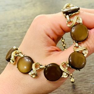 Stunning Vintage Coro thermoset brown and gold statement necklace!